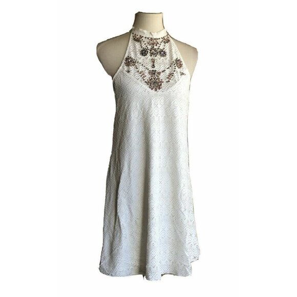 SAYLOR Dresses & Skirts - Saylor womens White Jasmine Embellished Lace Shift Dress Size M L $297 BL7